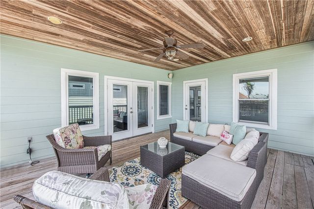 474 Bayside Dr, Port Aransas, TX 78373