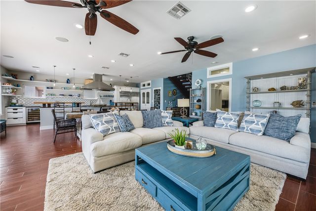 474 Bayside Dr, Port Aransas, TX 78373