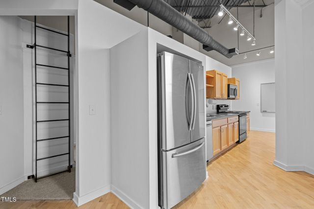 700 Market Street 214, Chapel Hill, NC 27516