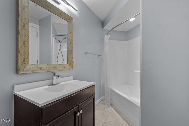 700 Market Street 214, Chapel Hill, NC 27516