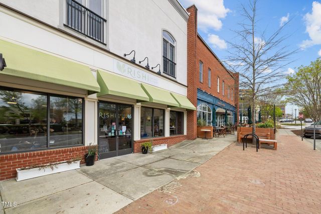 700 Market Street 214, Chapel Hill, NC 27516