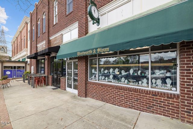 700 Market Street 214, Chapel Hill, NC 27516