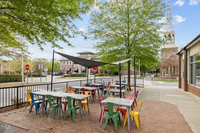 700 Market Street 214, Chapel Hill, NC 27516