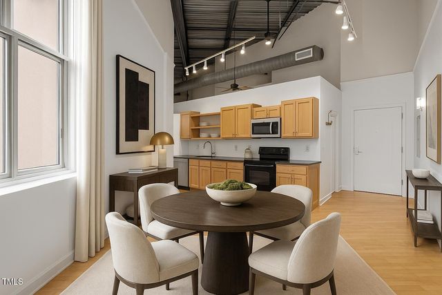 700 Market Street 214, Chapel Hill, NC 27516