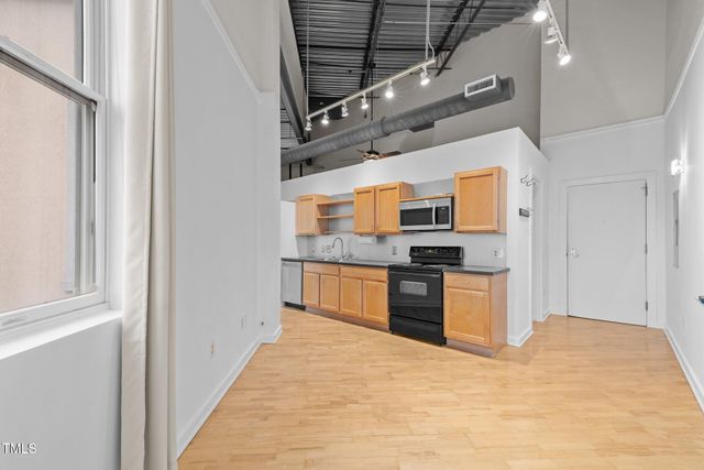 700 Market Street 214, Chapel Hill, NC 27516