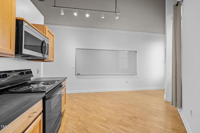 700 Market Street 214, Chapel Hill, NC 27516