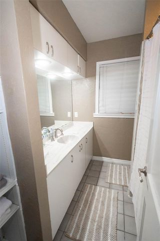 1216 15th Avenue N, Texas City, TX 77590