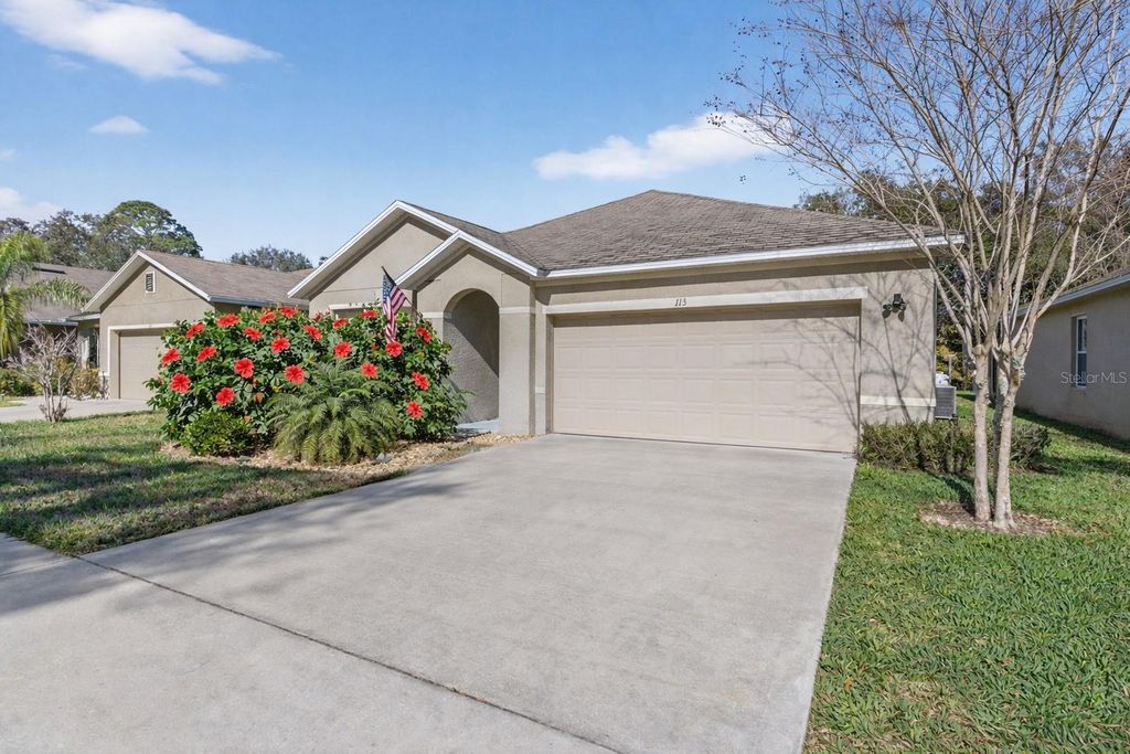 Image 2 of property listing at 113 FISHERMANS COVE DRIVE, Edgewater, FL 32141