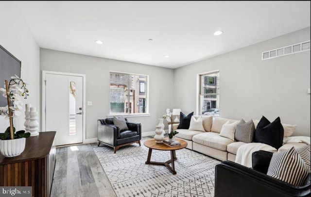2620 EMERALD ST, Philadelphia, PA 19125
