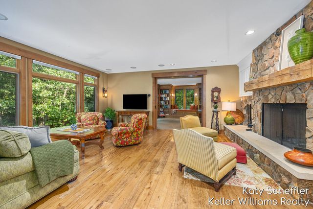 6065 W Back Forty Drive Ne, Cannon Twp, MI 49306