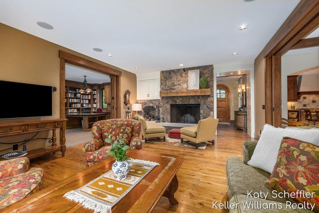 6065 W Back Forty Drive Ne, Cannon Twp, MI 49306