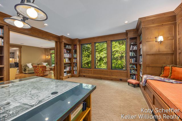 6065 W Back Forty Drive Ne, Cannon Twp, MI 49306