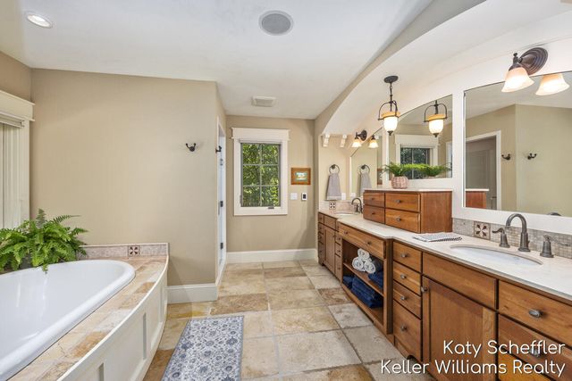 6065 W Back Forty Drive Ne, Cannon Twp, MI 49306