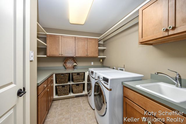 6065 W Back Forty Drive Ne, Cannon Twp, MI 49306