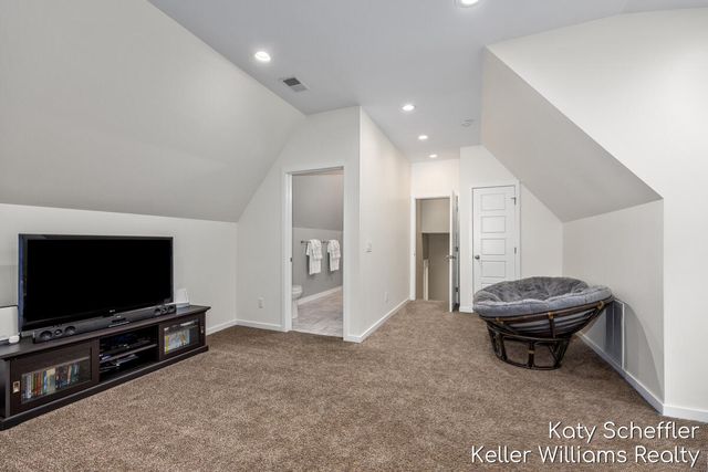 6065 W Back Forty Drive Ne, Cannon Twp, MI 49306