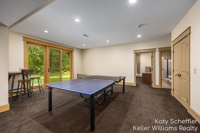 6065 W Back Forty Drive Ne, Cannon Twp, MI 49306