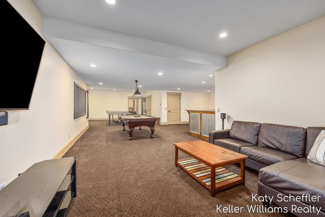 6065 W Back Forty Drive Ne, Cannon Twp, MI 49306
