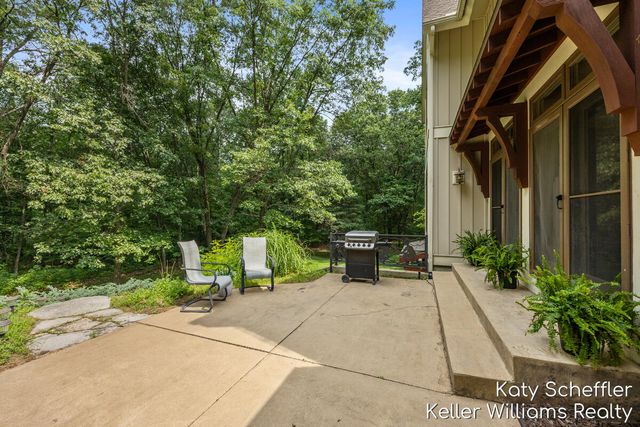 6065 W Back Forty Drive Ne, Cannon Twp, MI 49306