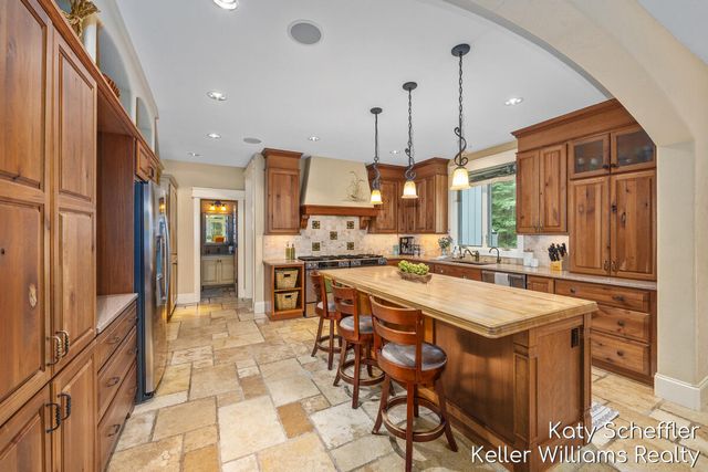 6065 W Back Forty Drive Ne, Cannon Twp, MI 49306
