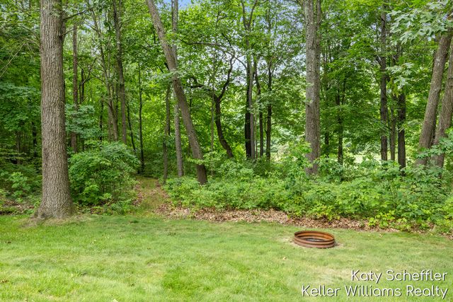 6065 W Back Forty Drive Ne, Cannon Twp, MI 49306