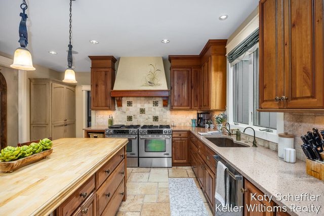 6065 W Back Forty Drive Ne, Cannon Twp, MI 49306