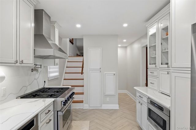 25161 Gaskell Road, Little Neck, NY 11362