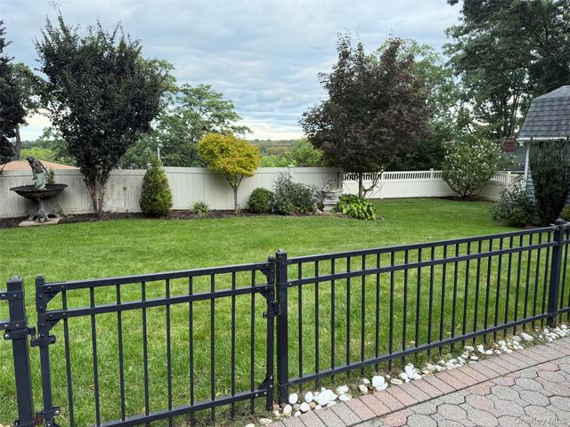 25161 Gaskell Road, Little Neck, NY 11362