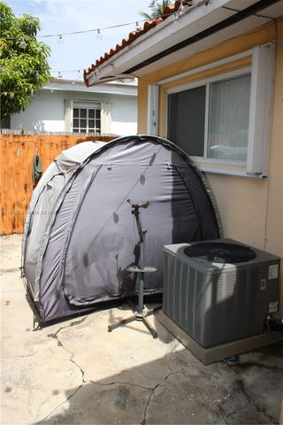 1022 NW 22nd Place, Miami, FL 33125