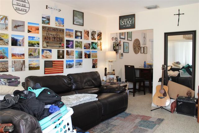 1022 NW 22nd Place, Miami, FL 33125