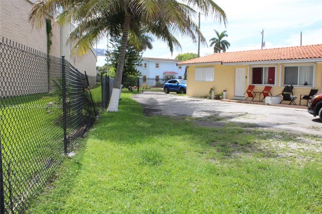 1022 NW 22nd Place, Miami, FL 33125