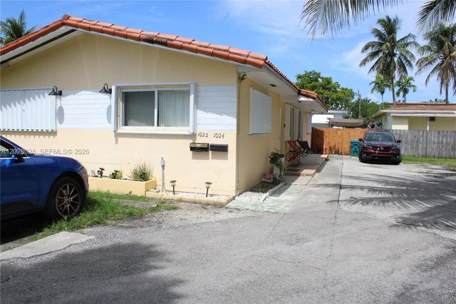 1022 NW 22nd Place, Miami, FL 33125