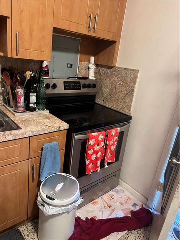 1022 NW 22nd Place, Miami, FL 33125