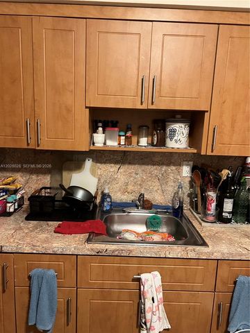 1022 NW 22nd Place, Miami, FL 33125