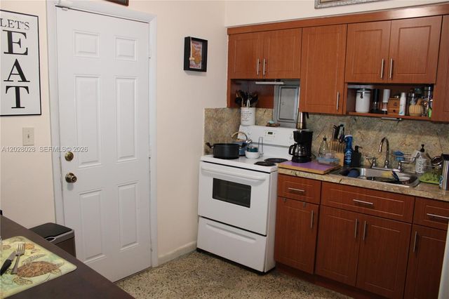 1022 NW 22nd Place, Miami, FL 33125