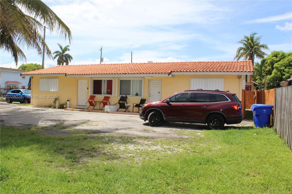 1022 NW 22nd Place, Miami, FL 33125