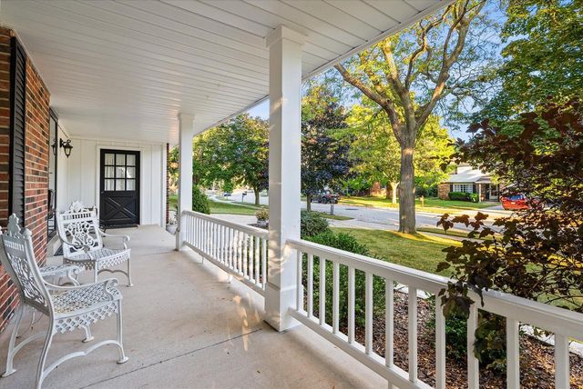 1027 Fairview DRIVE, Port Washington, WI 53074