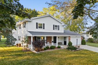 1027 Fairview DRIVE, Port Washington, WI 53074