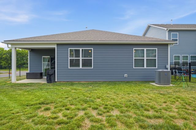 1208 Linn Cove Ct, Gallatin, TN 37066