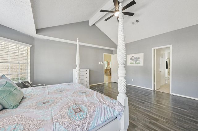 3218 Knoll West Drive, Houston, TX 77082