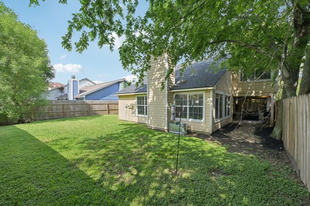 3218 Knoll West Drive, Houston, TX 77082