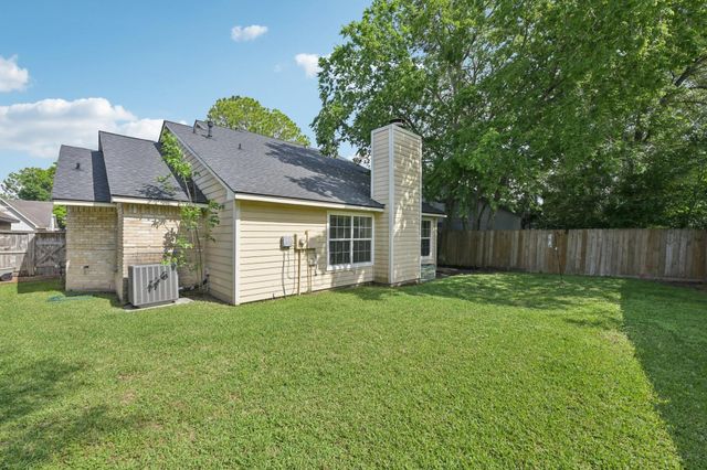 3218 Knoll West Drive, Houston, TX 77082