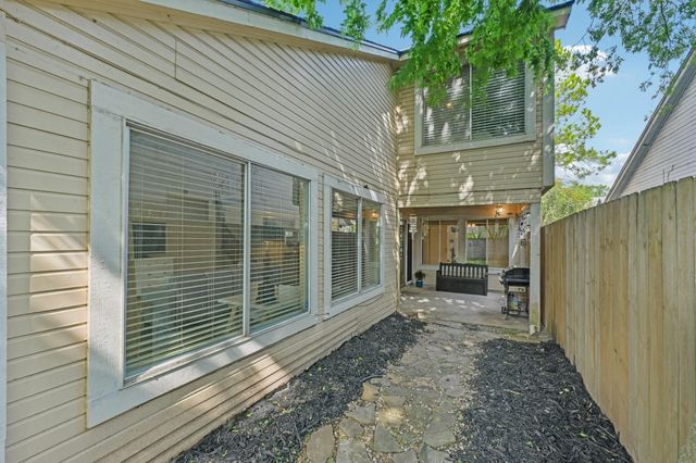 3218 Knoll West Drive, Houston, TX 77082