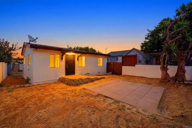 2905 Ridgeway Drive, National City, CA 91950