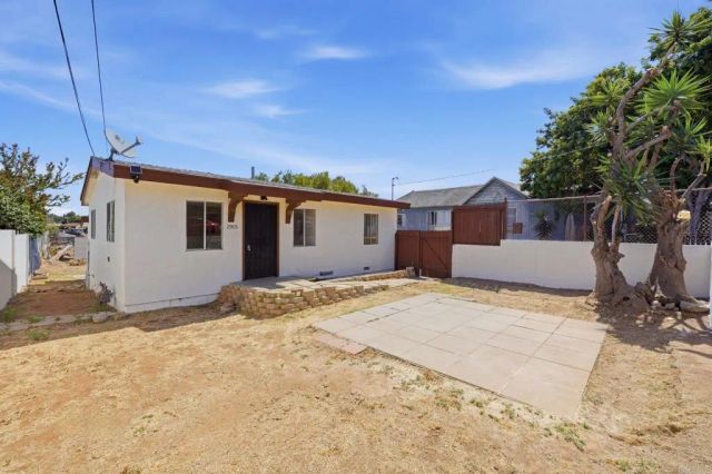 2905 Ridgeway Drive, National City, CA 91950