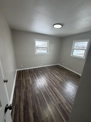 4340 W Eggert PLACE, Milwaukee, WI 53218