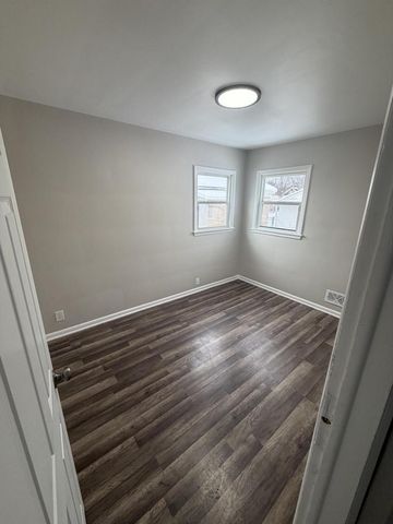 4340 W Eggert PLACE, Milwaukee, WI 53218