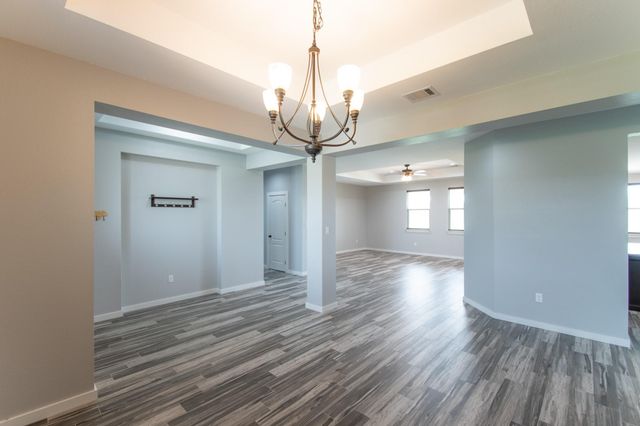 121 Grassy LN, Elgin, TX 78621