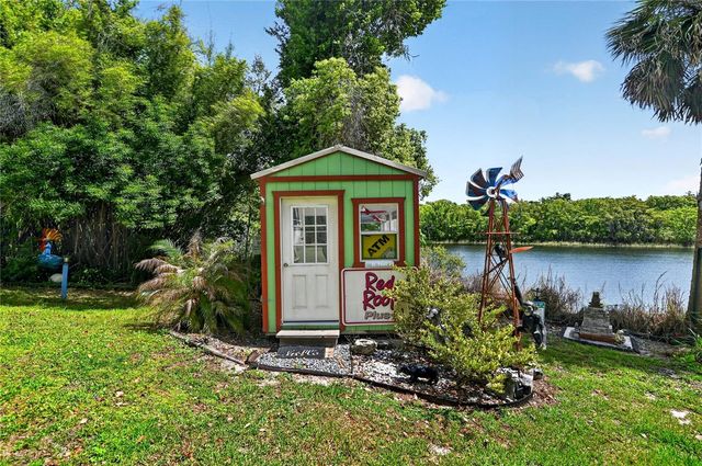 3717 LAUGHLIN ROAD, Zellwood, FL 32798