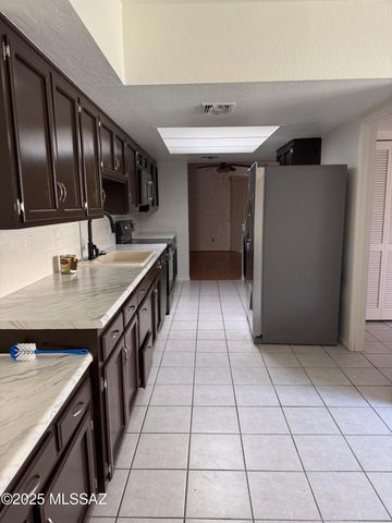 10059 N Oro Place, Tucson, AZ 85737