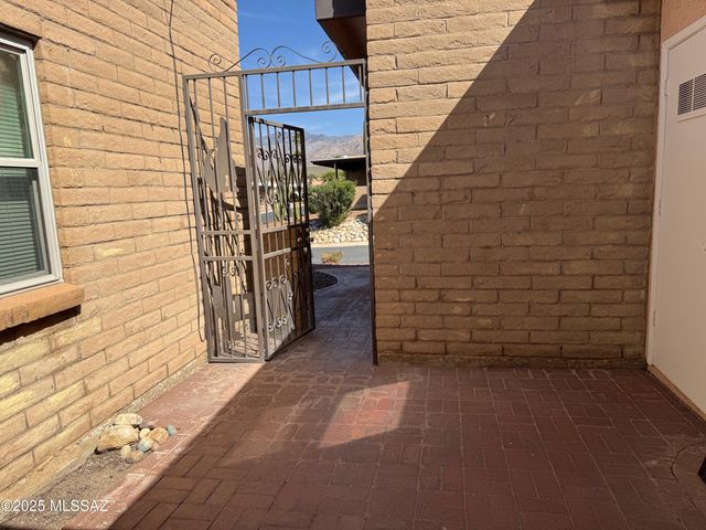 10059 N Oro Place, Tucson, AZ 85737